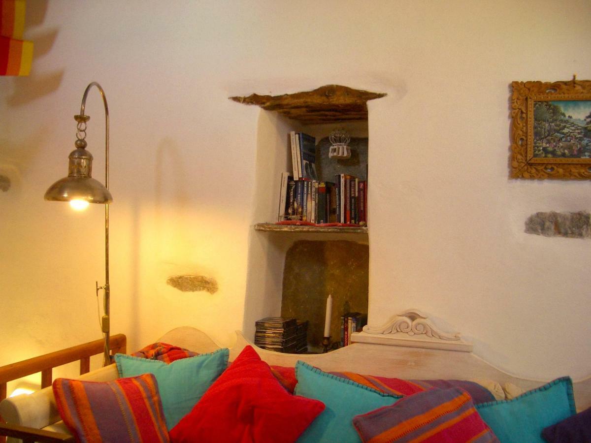 Traditional Medieval Stone House In "Ano Syros" Exteriör bild