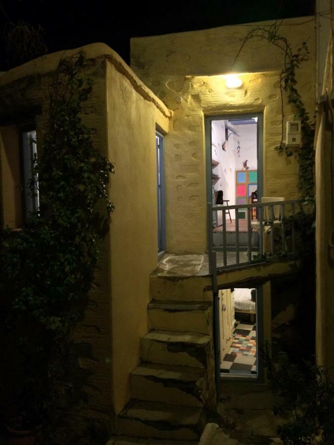 Traditional Medieval Stone House In "Ano Syros" Exteriör bild