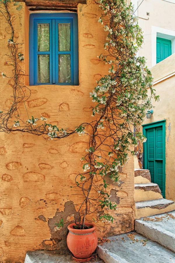 Traditional Medieval Stone House In "Ano Syros" Exteriör bild