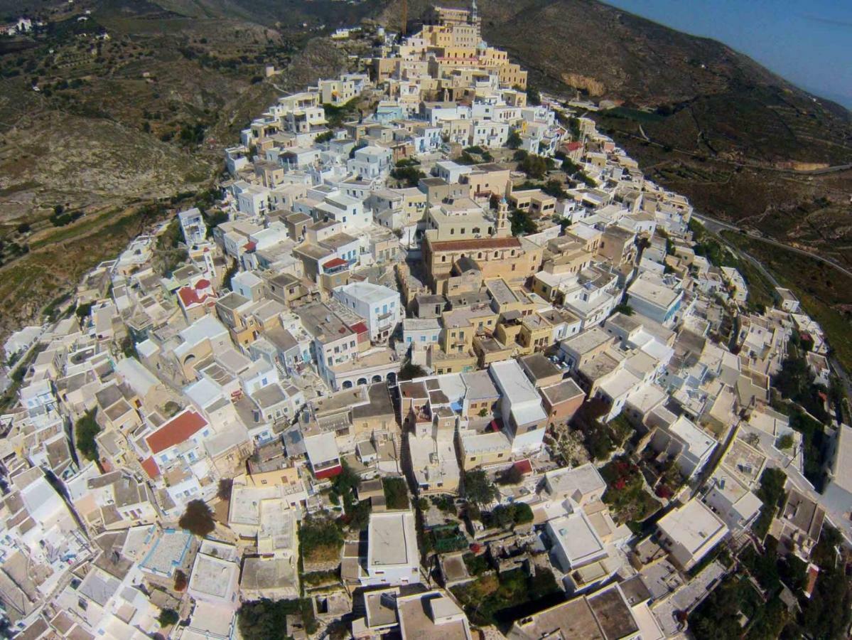 Traditional Medieval Stone House In "Ano Syros" Exteriör bild