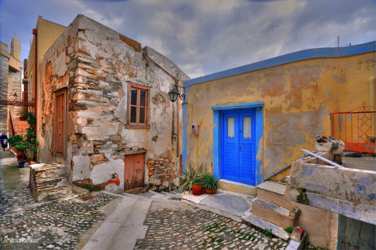 Traditional Medieval Stone House In "Ano Syros" Exteriör bild