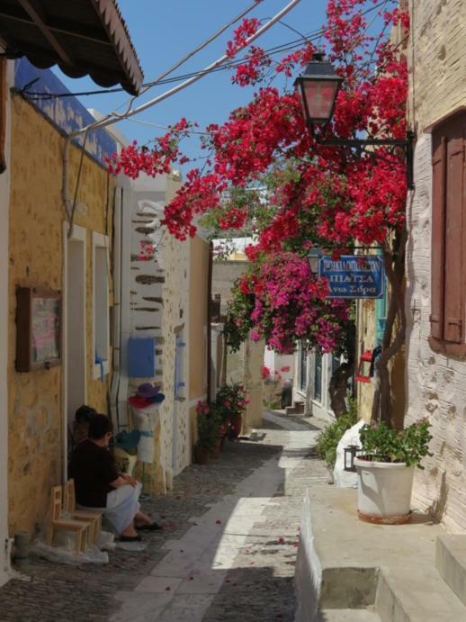 Traditional Medieval Stone House In "Ano Syros" Exteriör bild