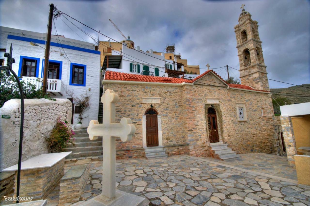 Traditional Medieval Stone House In "Ano Syros" Exteriör bild